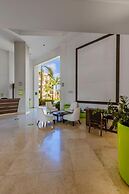 Beautiful 2BR Condo w Great Amenities Palmbeach