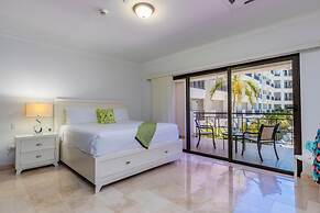 Beautiful 2BR Condo w Great Amenities Palmbeach