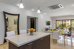 Beautiful 2BR Condo w Great Amenities Palmbeach