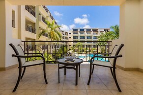 Beautiful 2BR Condo w Great Amenities Palmbeach