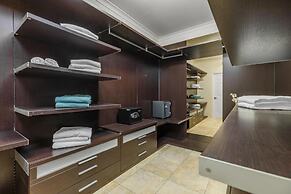 Luxury 4br4ba Villa w Hottub Pool Ocean Views