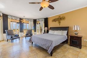 Luxury 4br4ba Villa w Hottub Pool Ocean Views