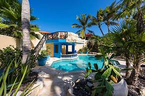 Luxury 4br4ba Villa w Hottub Pool Ocean Views