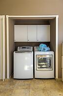 Luxury 4br4ba Villa w Hottub Pool Ocean Views