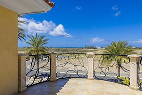 Luxury 4br4ba Villa w Hottub Pool Ocean Views