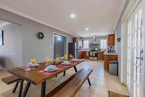 Remodeled 6BR - Privatepool Gameroom Close2beach