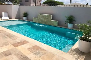 Remodeled 6BR - Privatepool Gameroom Close2beach