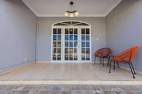 Remodeled 6BR - Privatepool Gameroom Close2beach