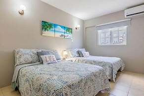 Remodeled 6BR - Privatepool Gameroom Close2beach