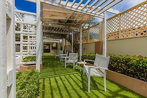 Deluxe Mansion Steps to Beach Pool Sea Views