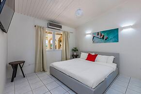 Deluxe Mansion Steps to Beach Pool Sea Views