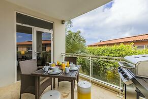 4BR 3BA w Pool Sleeps 10 200m From Eagle Beach