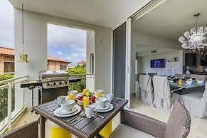 4BR 3BA w Pool Sleeps 10 200m From Eagle Beach