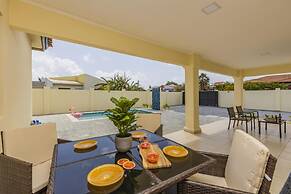 Remodeled 3BR w Private Pool Close to Palmbeach