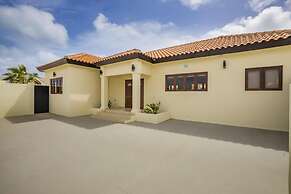 Remodeled 3BR w Private Pool Close to Palmbeach
