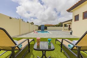 Remodeled 3BR w Private Pool Close to Palmbeach