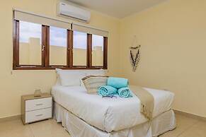 Remodeled 3BR w Private Pool Close to Palmbeach