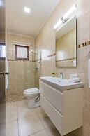 Remodeled 3BR w Private Pool Close to Palmbeach