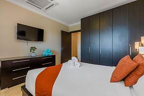 Luxury 1BR Condo Great Location Amenities