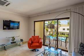 Luxury 1BR Condo Great Location Amenities