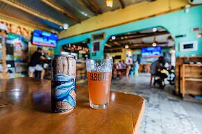 Luxury 1BR Condo Great Location Amenities