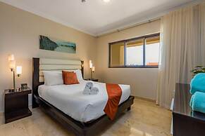 Luxury 1BR Condo Great Location Amenities