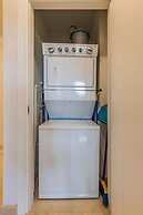 Luxury 1BR Condo Great Location Amenities