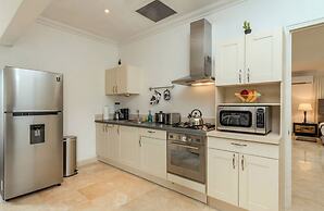 NEW Premium Luxury 2BR 3BA Pool House