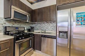 2BR Duplex Palmaruba Condos w Great Location