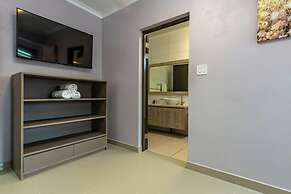 NEW 6BR Villa w Pool Across Street Palmbeach