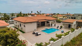 NEW 6BR Villa w Pool Across Street Palmbeach