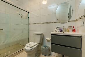 NEW 6BR Villa w Pool Across Street Palmbeach