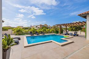 NEW 6BR Villa w Pool Across Street Palmbeach