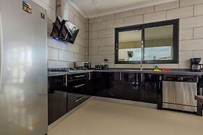 NEW 6BR Villa w Pool Across Street Palmbeach