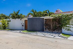 Private Retreat w 5 BR Spa Pool Jacuzzi