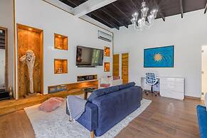 Private Retreat w 5 BR Spa Pool Jacuzzi