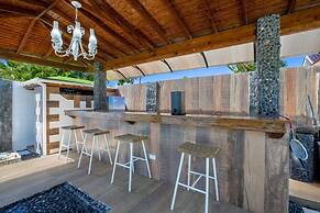 Private Retreat w 5 BR Spa Pool Jacuzzi