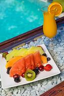 Private Retreat w 5 BR Spa Pool Jacuzzi