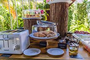 Private Retreat w 5 BR Spa Pool Jacuzzi