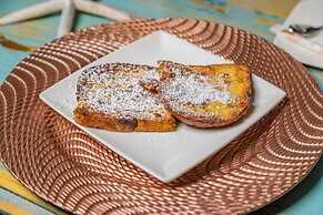 Private Retreat w 5 BR Spa Pool Jacuzzi