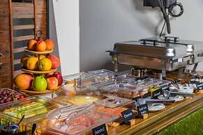 Private Retreat w 5 BR Spa Pool Jacuzzi