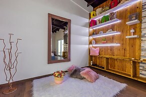 Private Retreat w 5 BR Spa Pool Jacuzzi