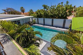 Private Retreat w 5 BR Spa Pool Jacuzzi