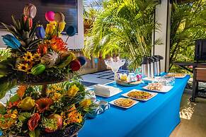 Private Retreat w 5 BR Spa Pool Jacuzzi