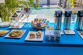 Private Retreat w 5 BR Spa Pool Jacuzzi