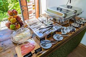 Private Retreat w 5 BR Spa Pool Jacuzzi