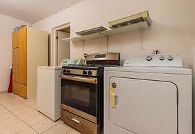 Spacious 5BR Home w Amazing Garden Privatepool