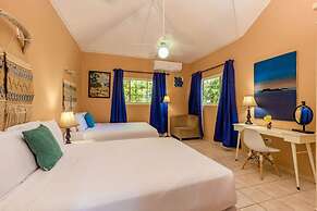 Spacious 5BR Home w Amazing Garden Privatepool