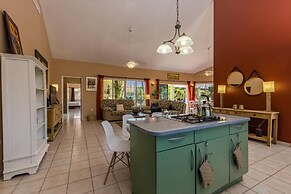 Spacious 5BR Home w Amazing Garden Privatepool