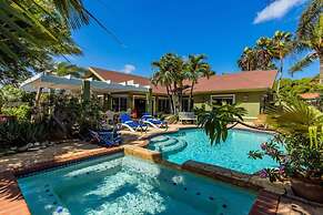 Spacious 5BR Home w Amazing Garden Privatepool